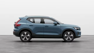 Volvo XC40 | B3 Core | Winterpack | LED ''Thors Hammer'' Koplampen | 19'' LM Velgen | Achteruitrijcamera |