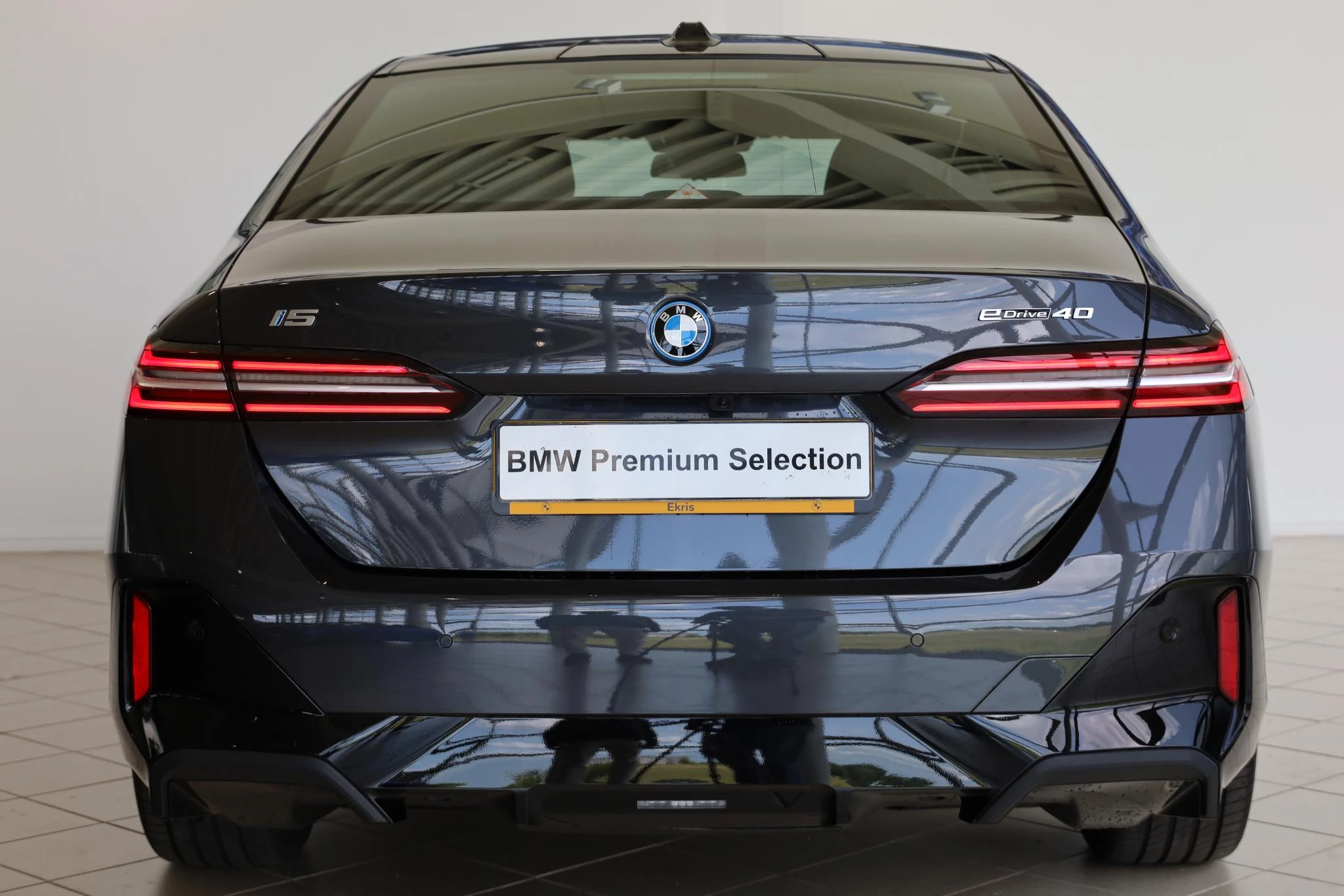 Hoofdafbeelding BMW i5