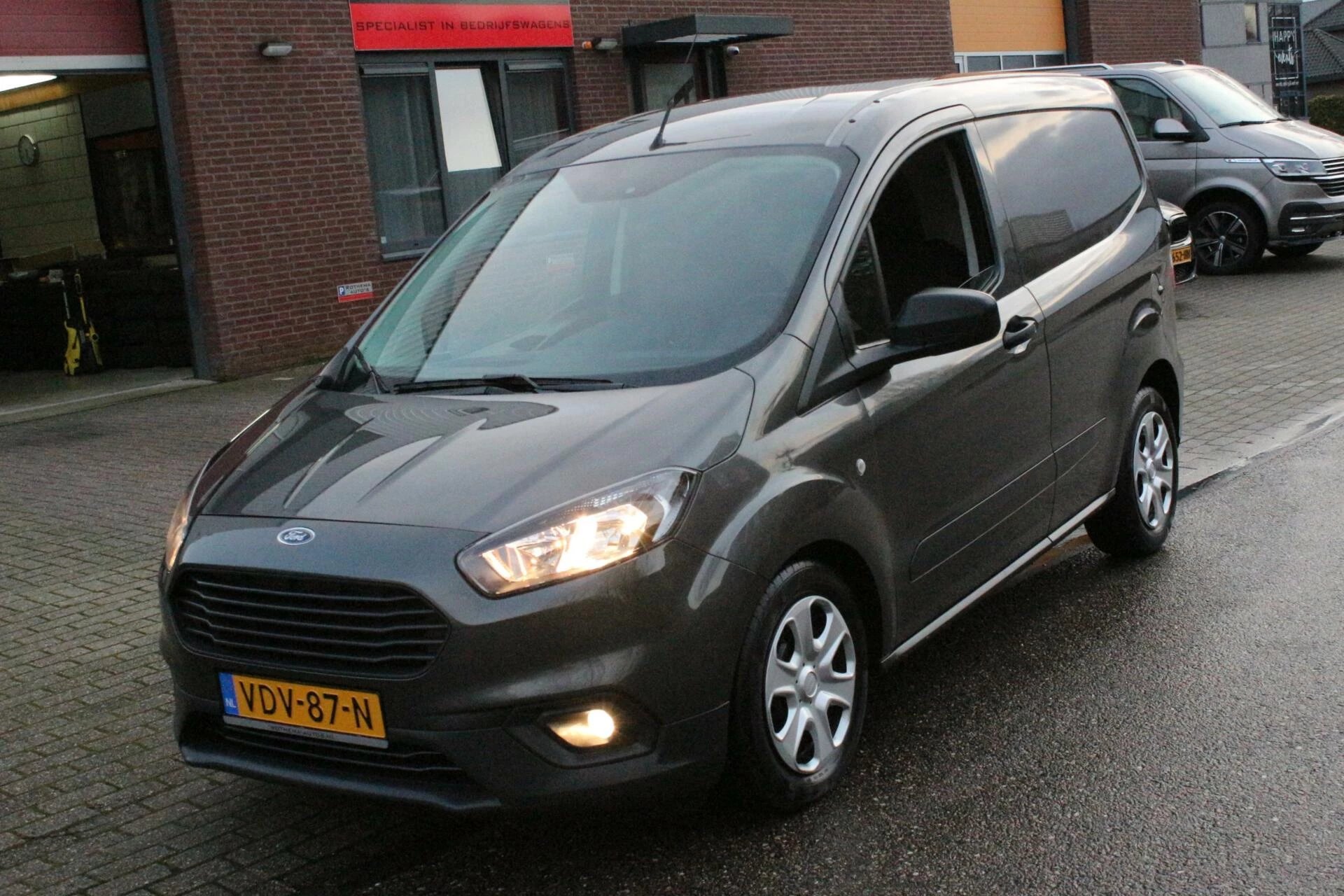 Hoofdafbeelding Ford Transit Courier