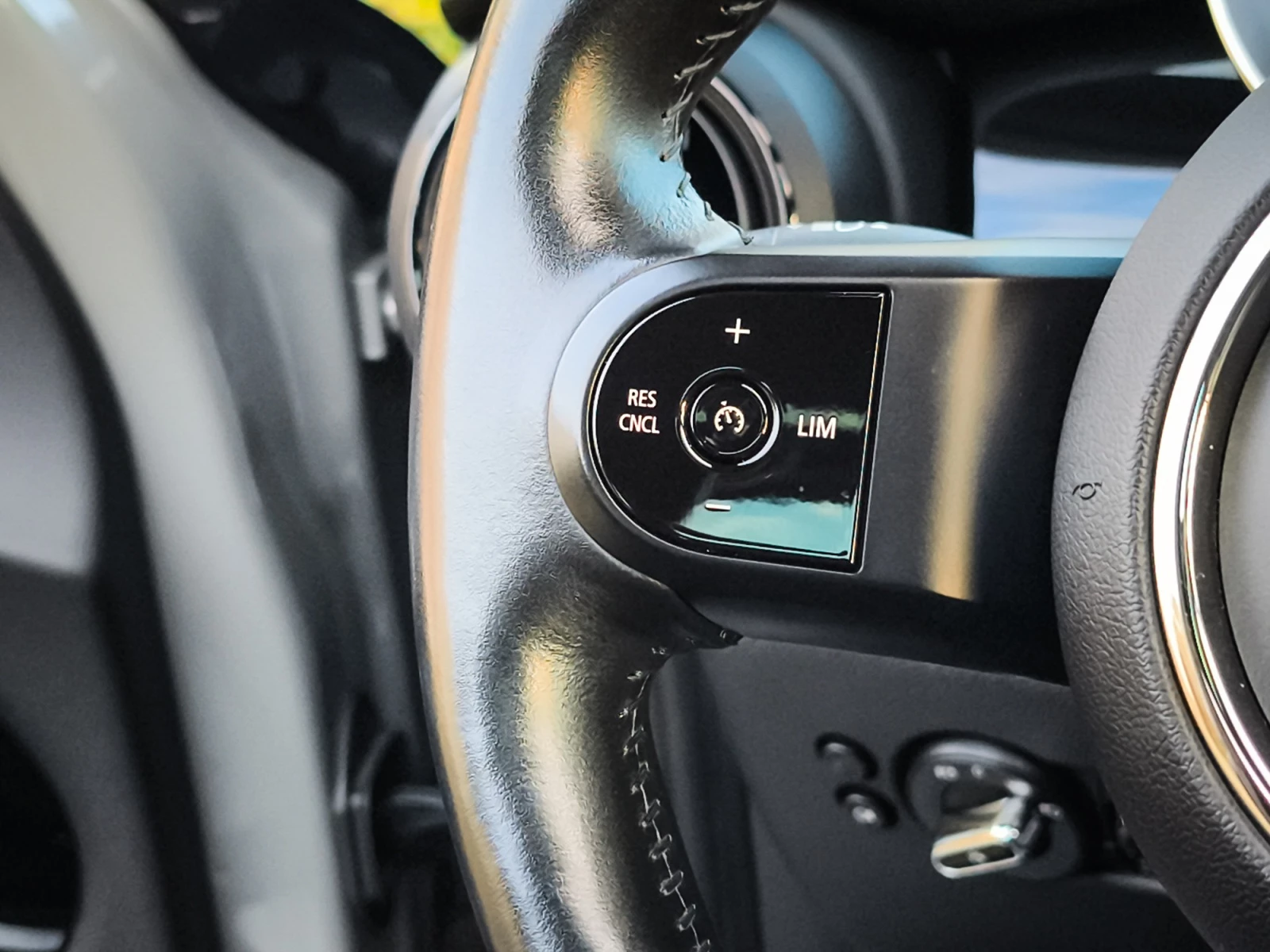 Hoofdafbeelding MINI One