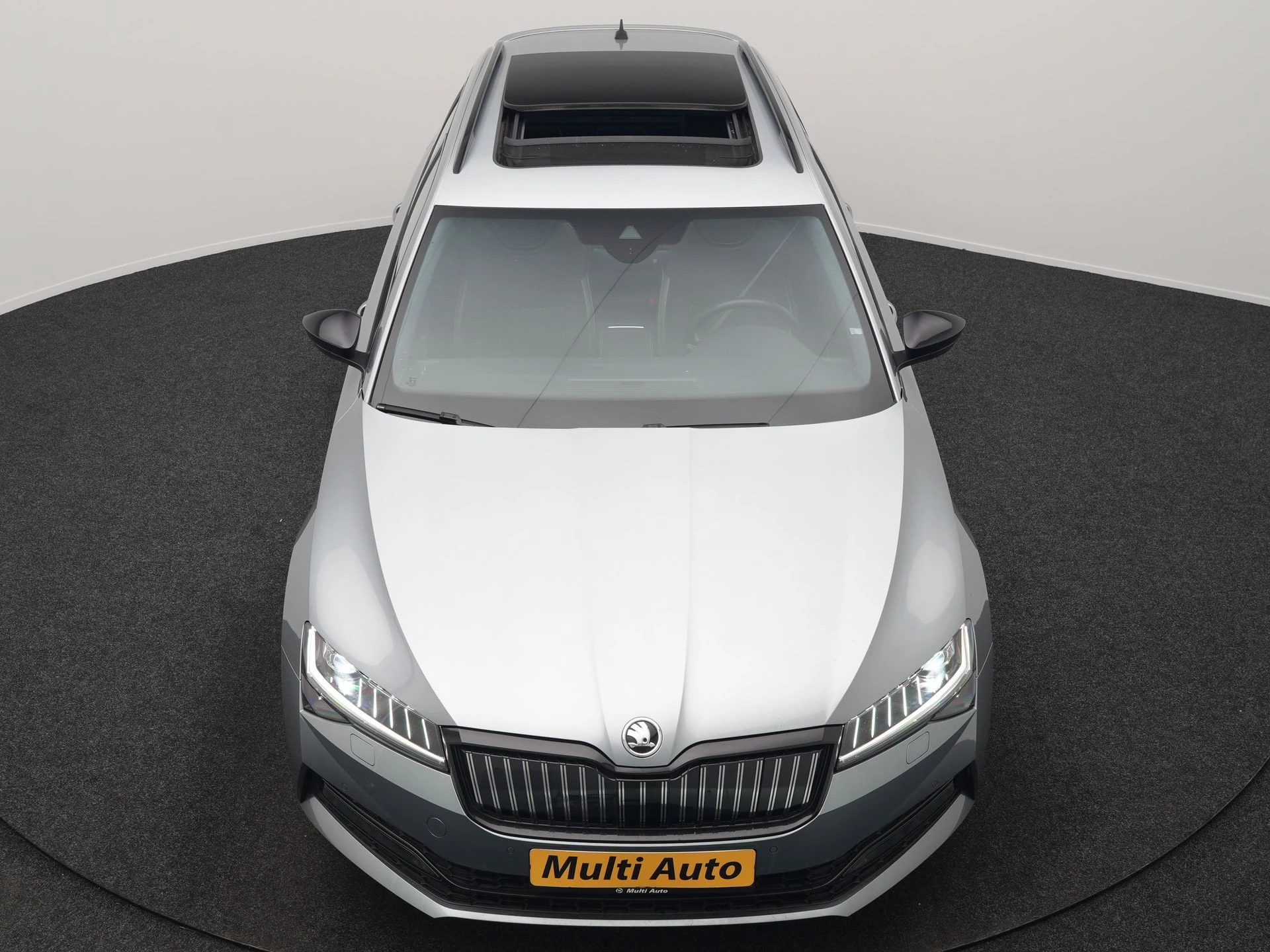 Hoofdafbeelding Škoda Superb