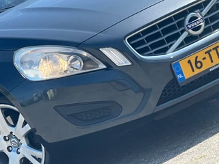 Volvo V60 1.6 T3 Kinetic- Savile Grey Metallic - NAV - Cruise - Climate - zeer netjes!