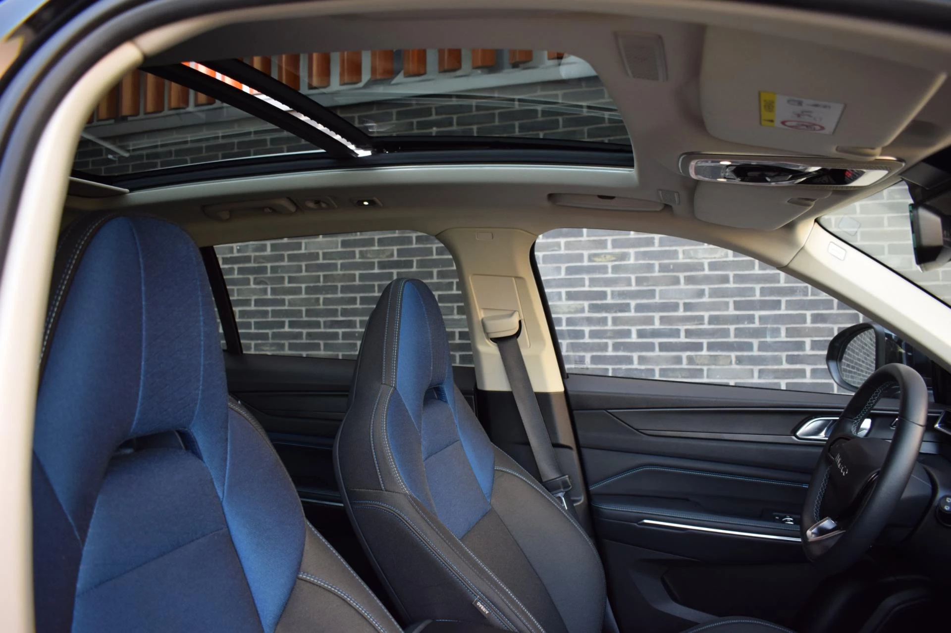 Hoofdafbeelding Lynk & Co 01