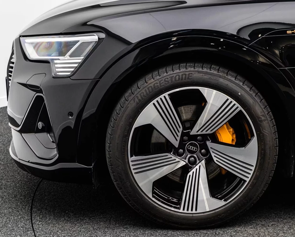 Hoofdafbeelding Audi e-tron