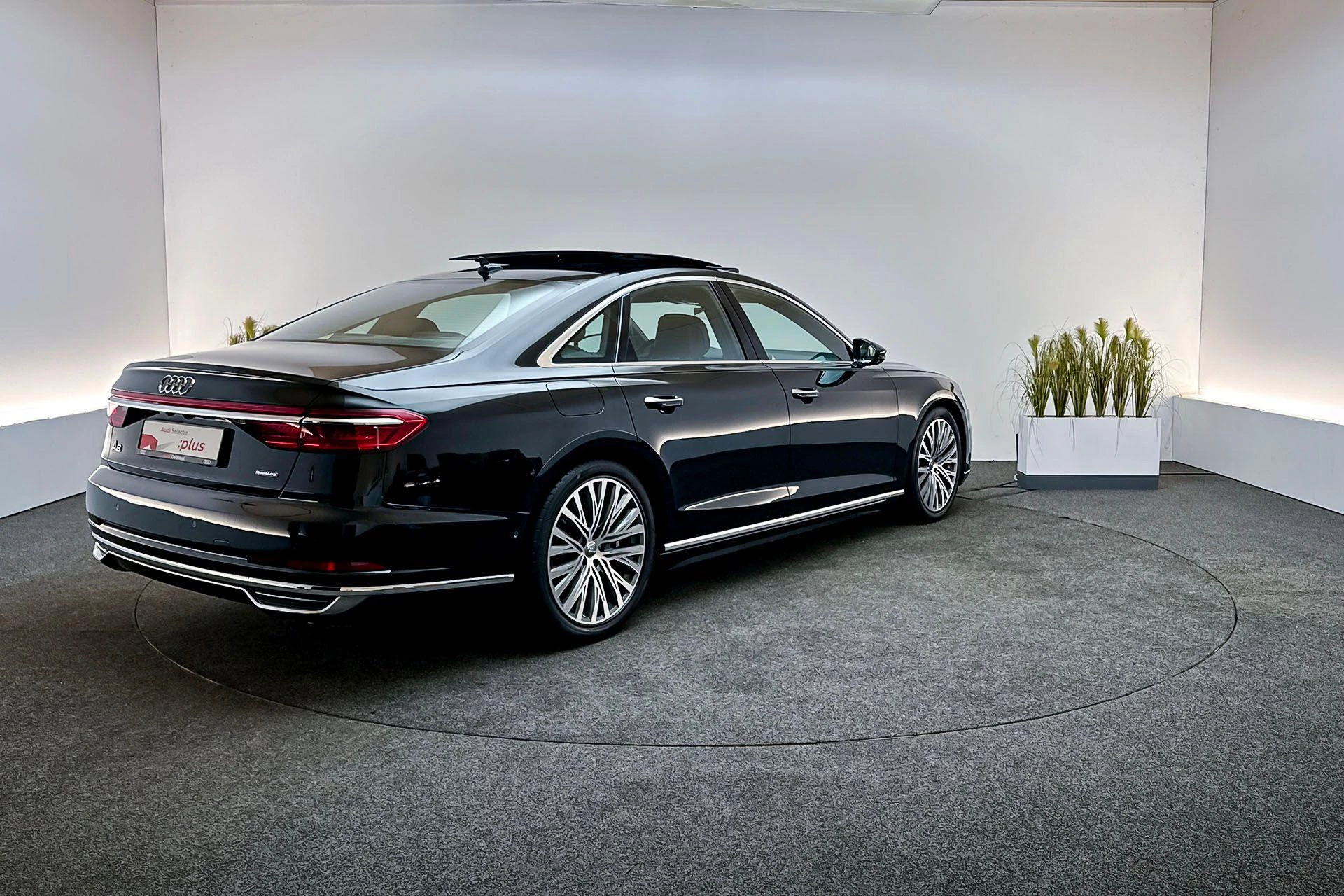 Hoofdafbeelding Audi A8