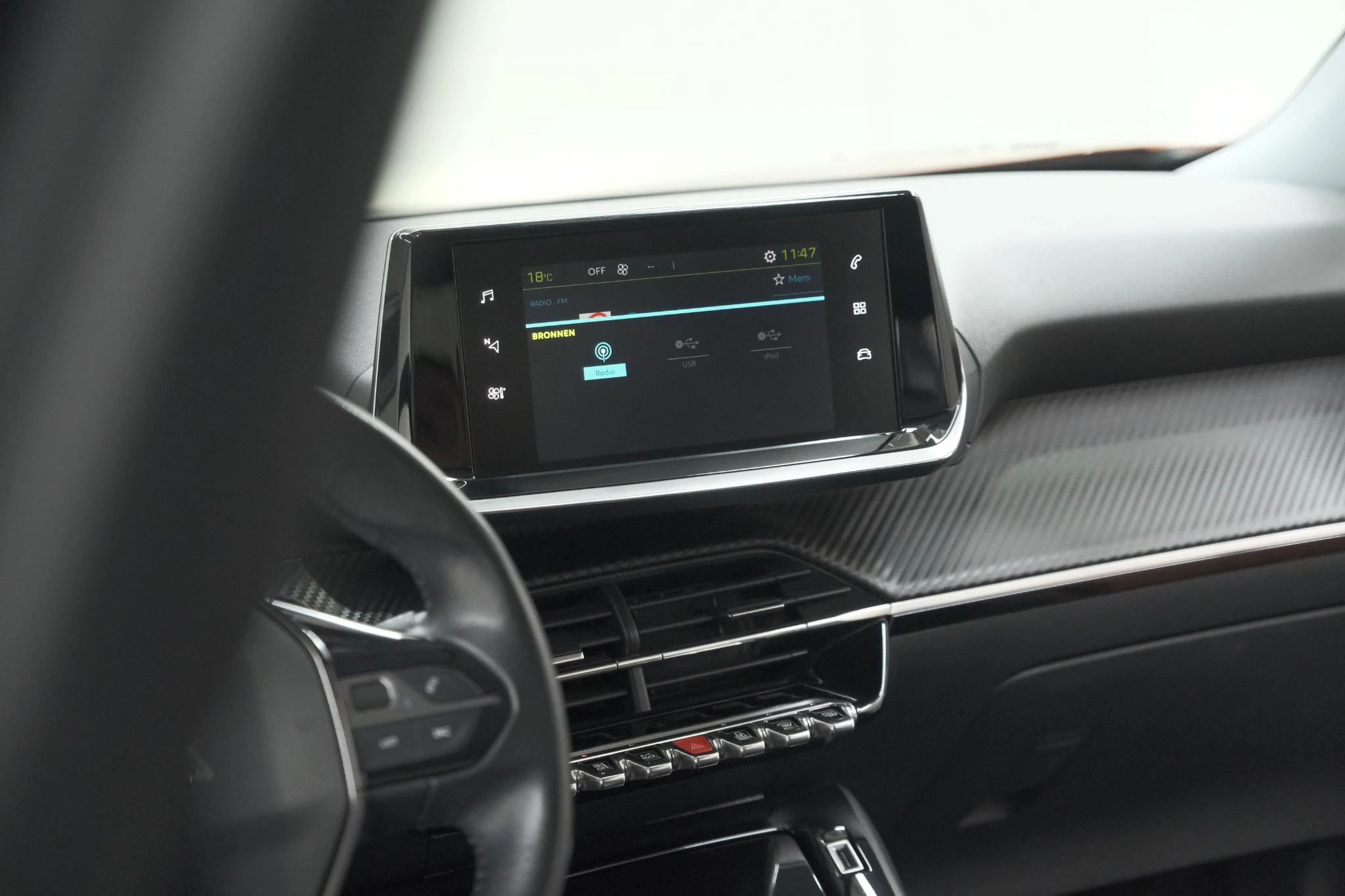 Hoofdafbeelding Peugeot e-2008