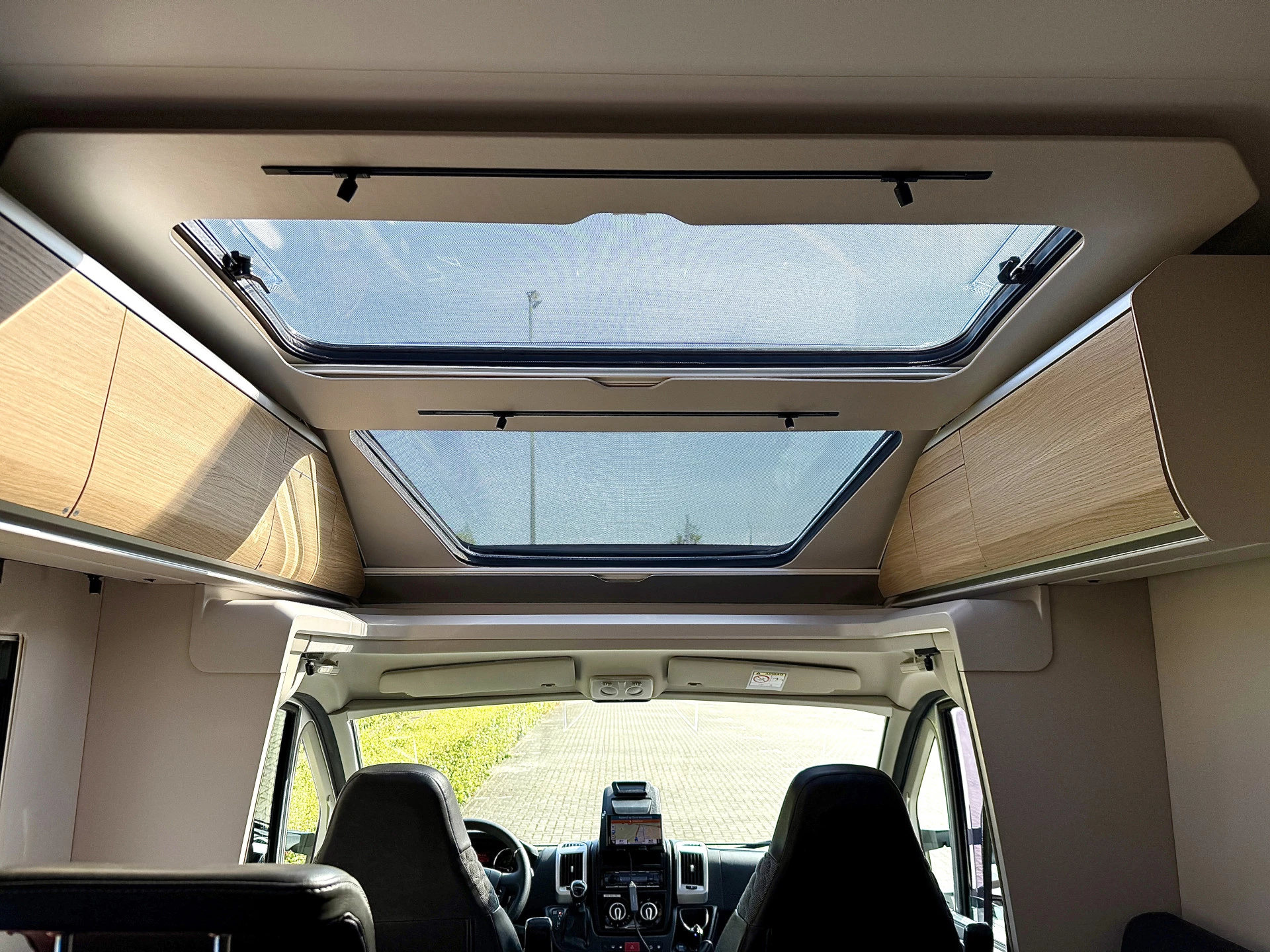 Hoofdafbeelding Adria CORAL 670 SL