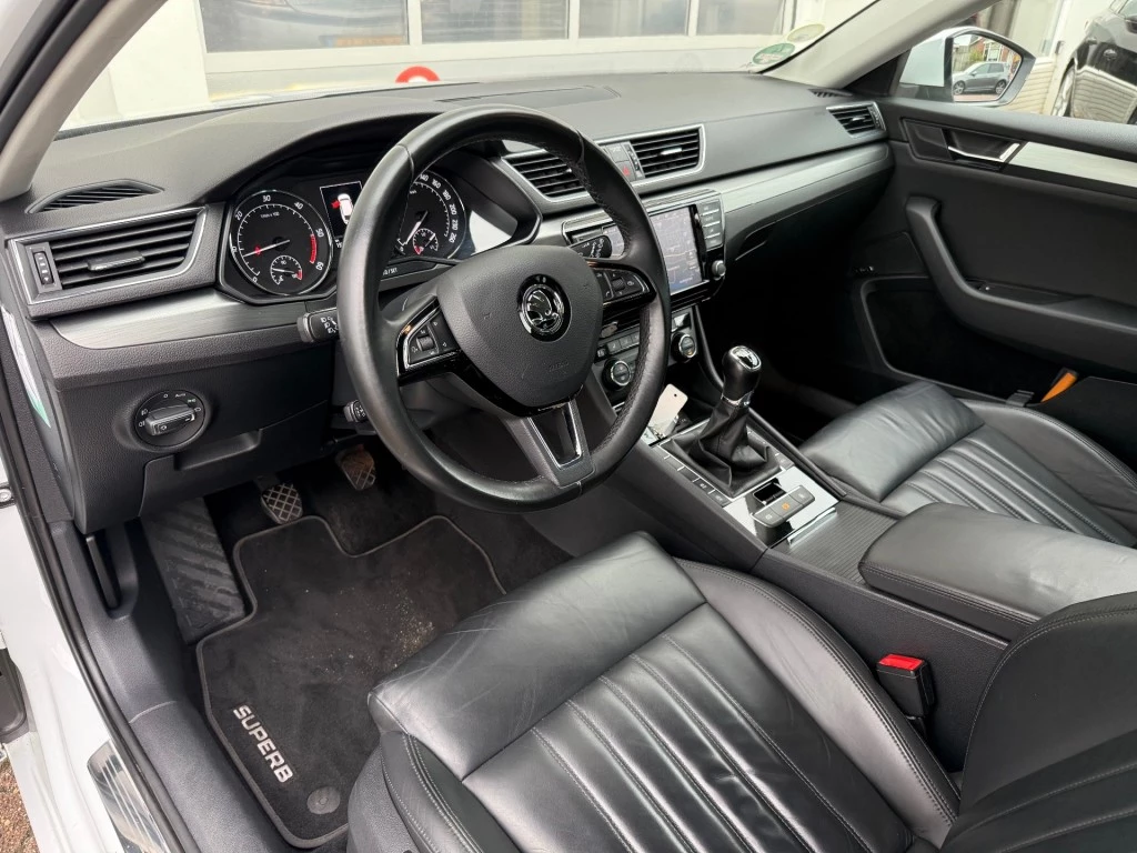 Hoofdafbeelding Škoda Superb