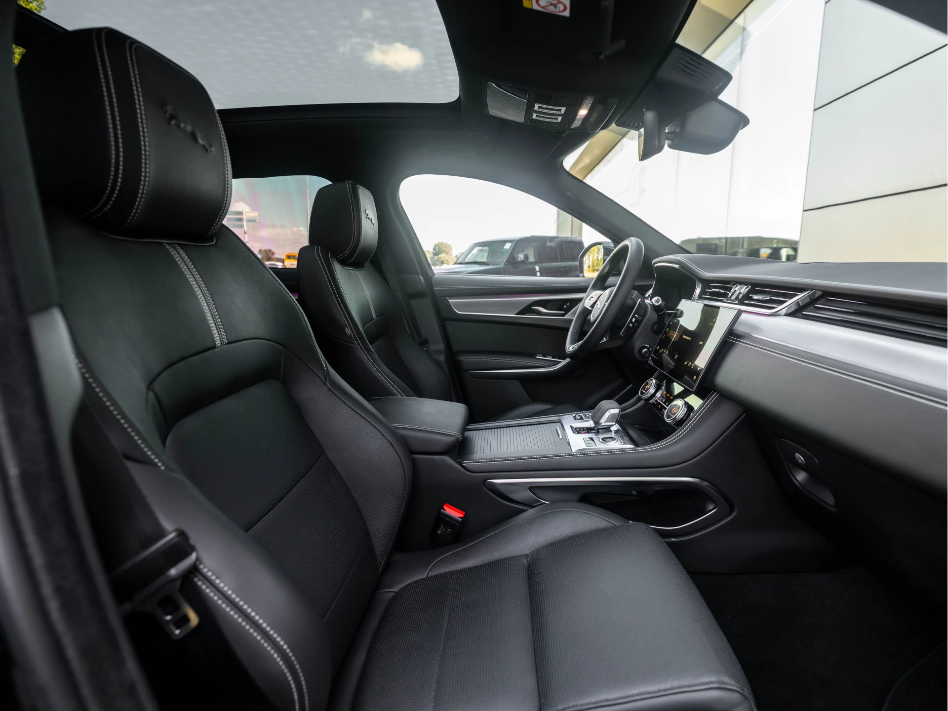 Hoofdafbeelding Jaguar F-PACE