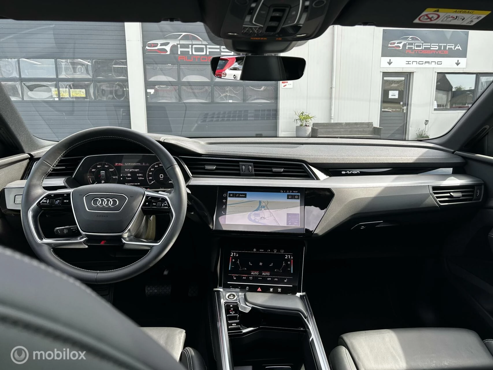 Hoofdafbeelding Audi e-tron