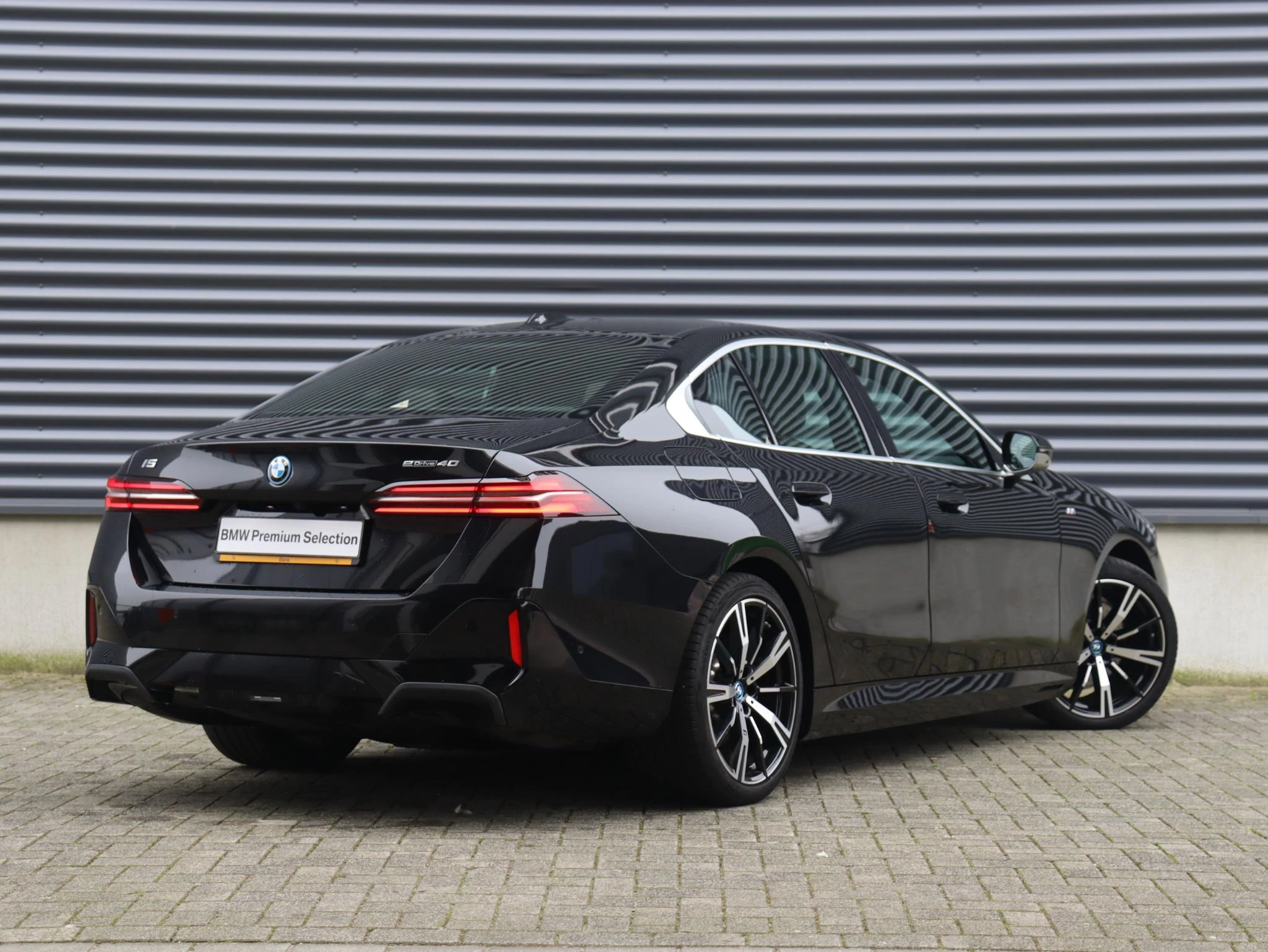 Hoofdafbeelding BMW i5