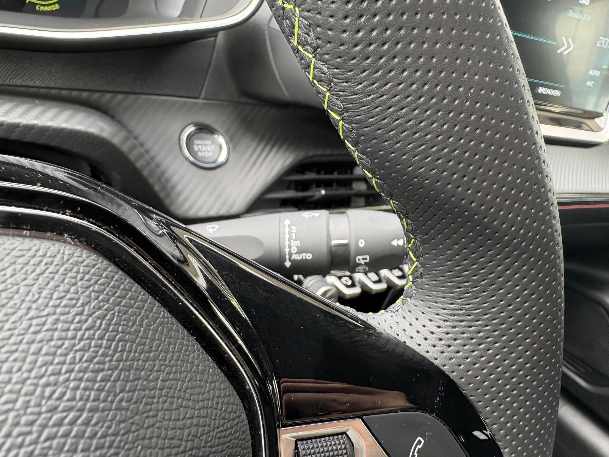 Hoofdafbeelding Peugeot e-208