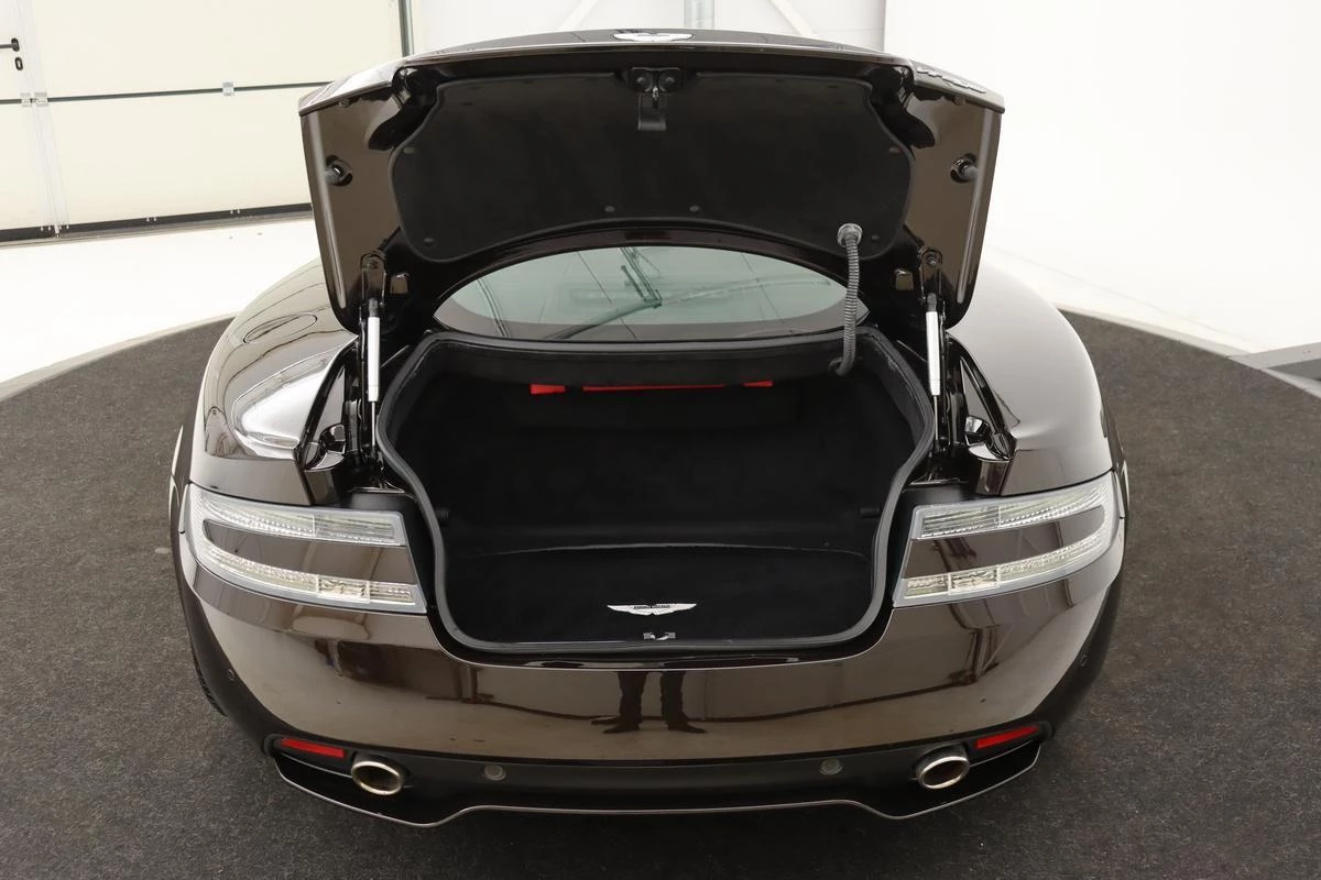 Hoofdafbeelding Aston Martin V12 Virage