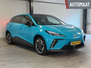 Hoofdafbeelding MG MG4 MG 4 Luxury 64 kWh (Lage tellerstand / Warmtepomp / LED)