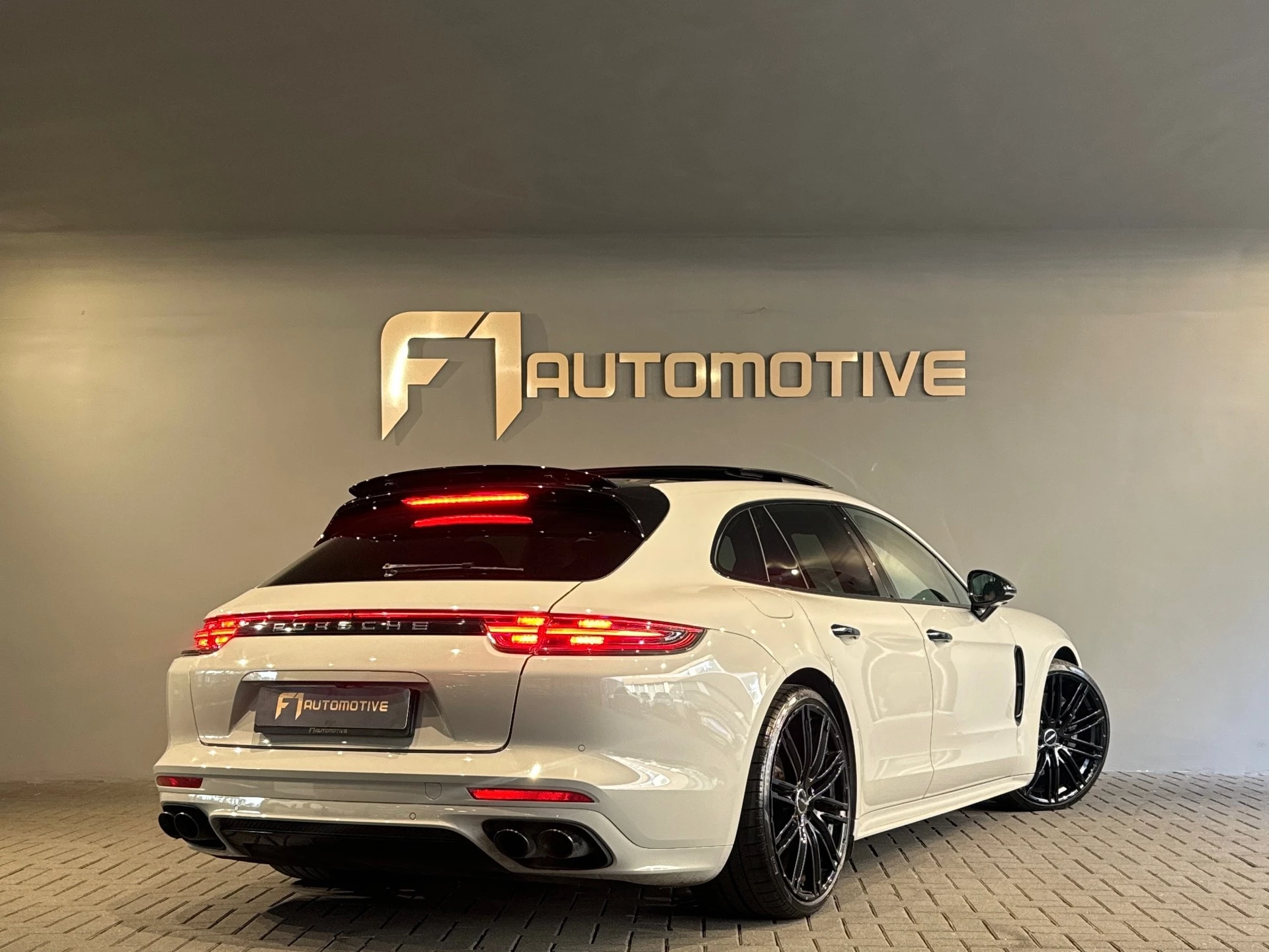 Hoofdafbeelding Porsche Panamera