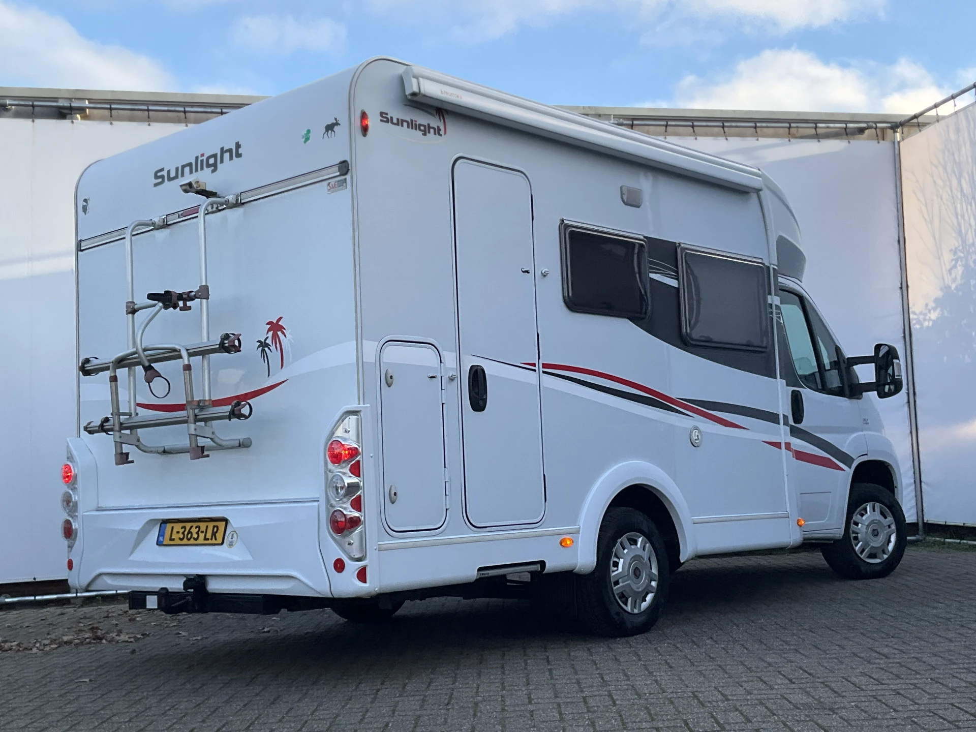 Hoofdafbeelding Carado T 59 2.3 131pk Airco Cruise Trekhaak Fietsendrager 2-Persoons Sunlight Carado