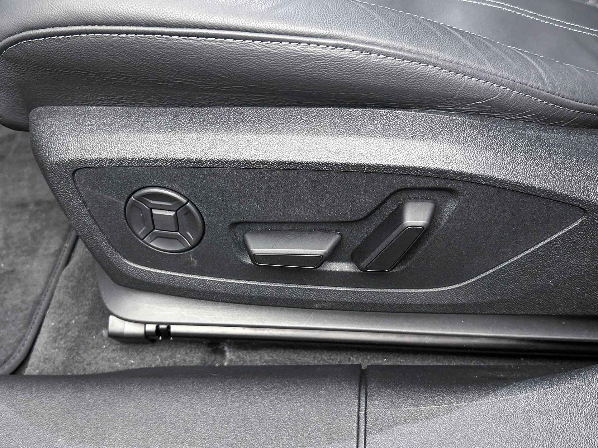 Hoofdafbeelding Audi A6 Avant e-tron