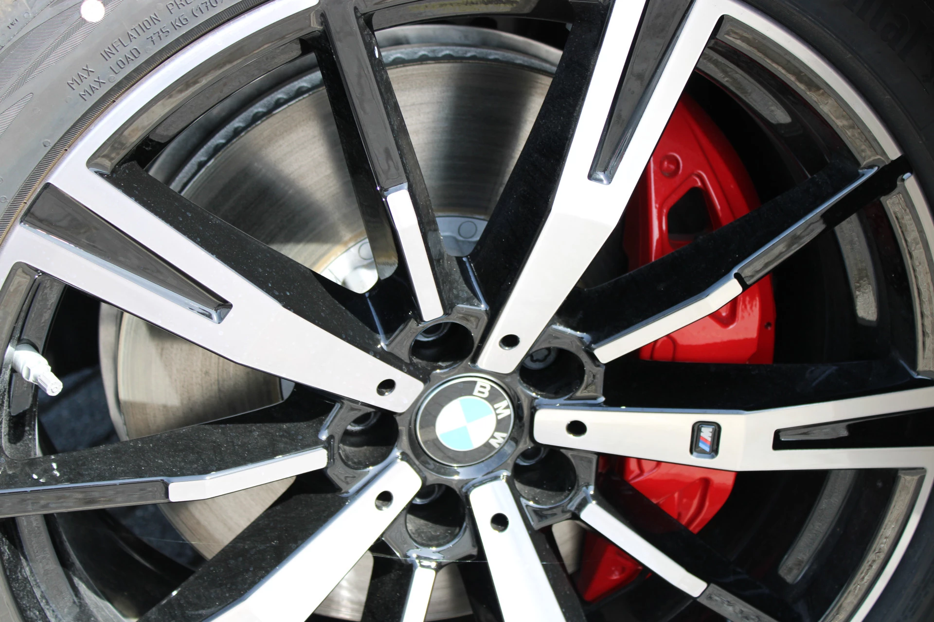 Hoofdafbeelding BMW i5