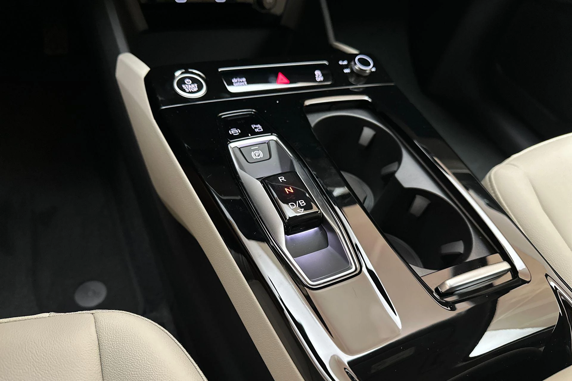 Hoofdafbeelding Audi Q6 e-tron