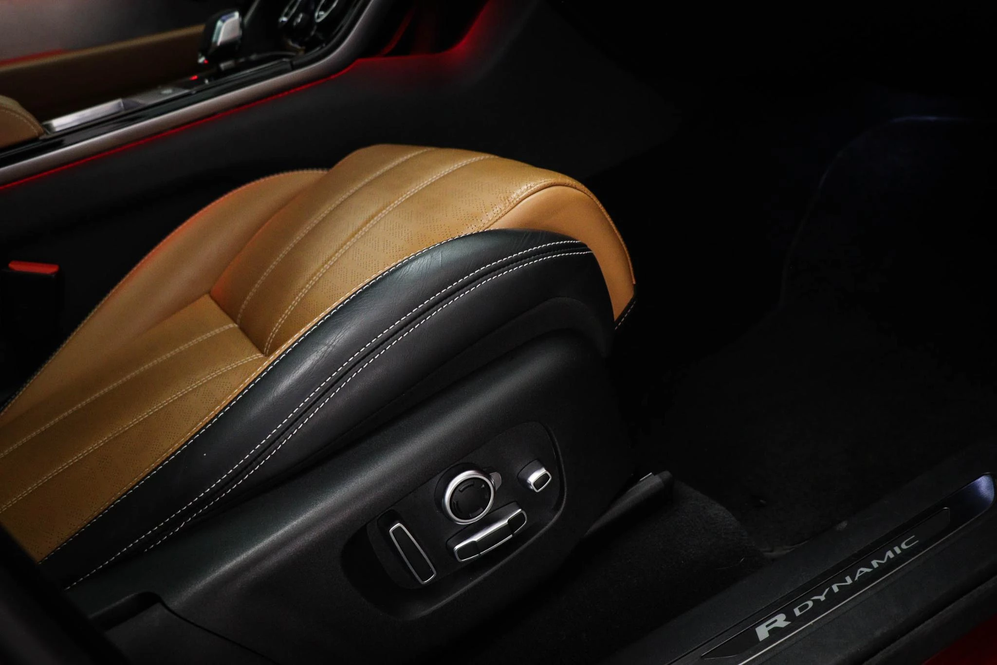 Hoofdafbeelding Land Rover Range Rover Velar