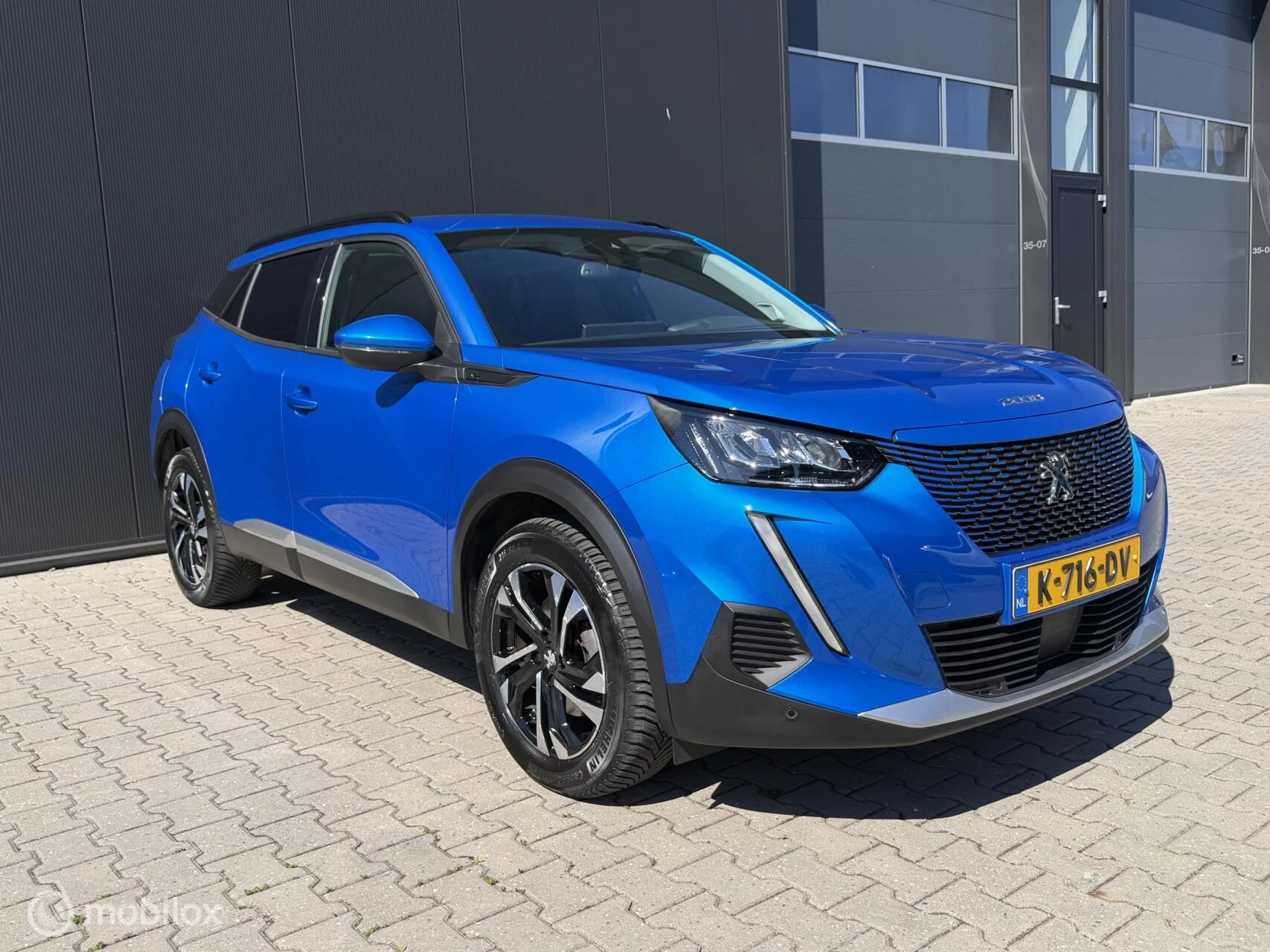 Hoofdafbeelding Peugeot e-2008