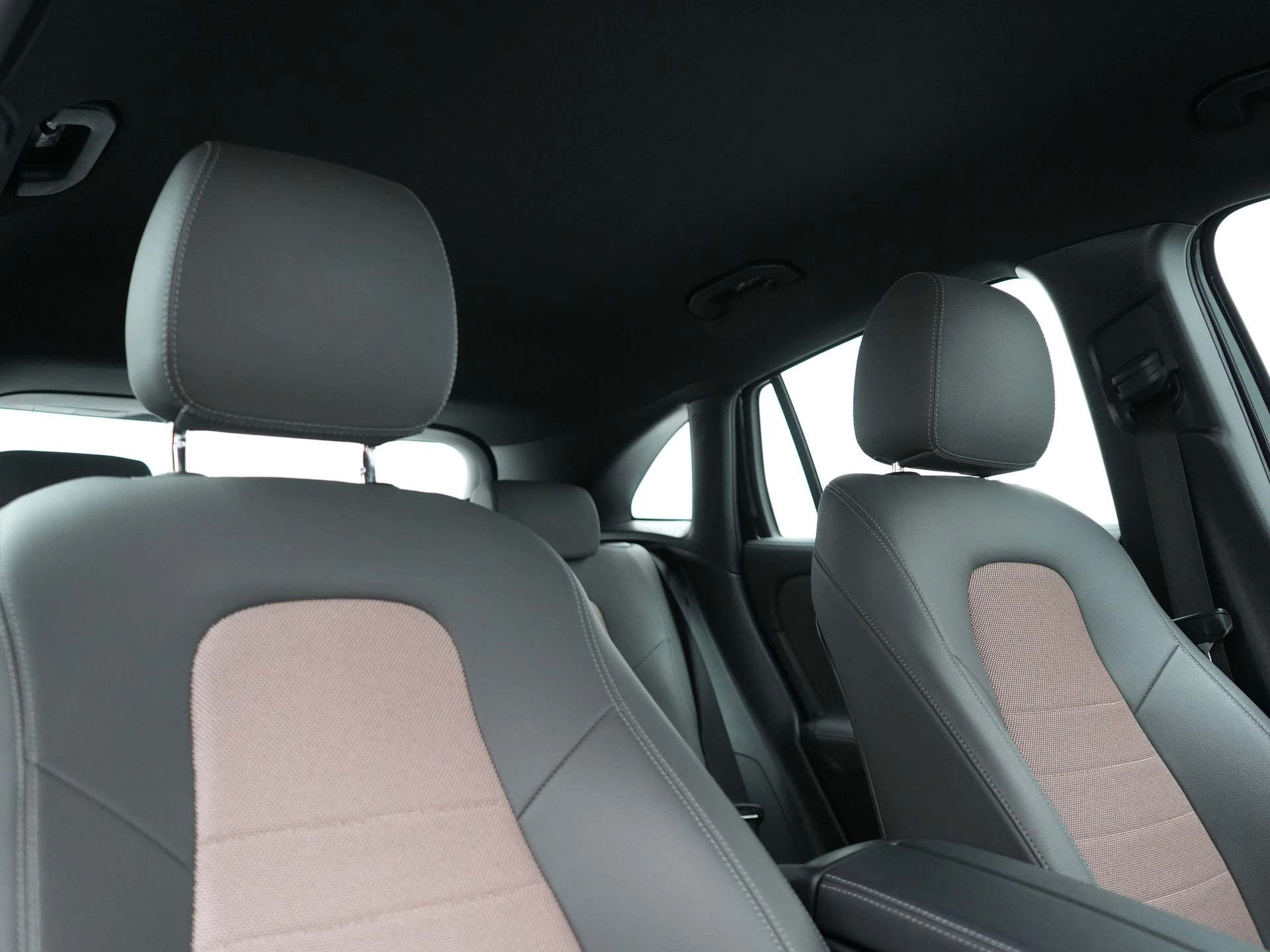 Hoofdafbeelding Mercedes-Benz EQA