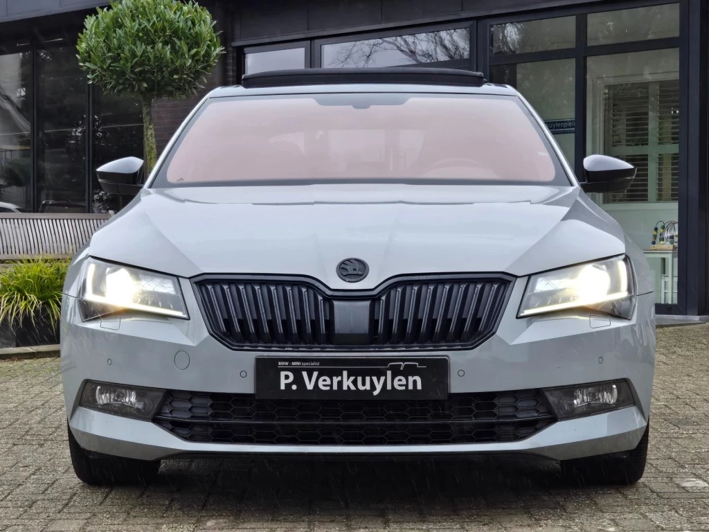 Hoofdafbeelding Škoda Superb