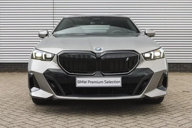 Hoofdafbeelding BMW i5