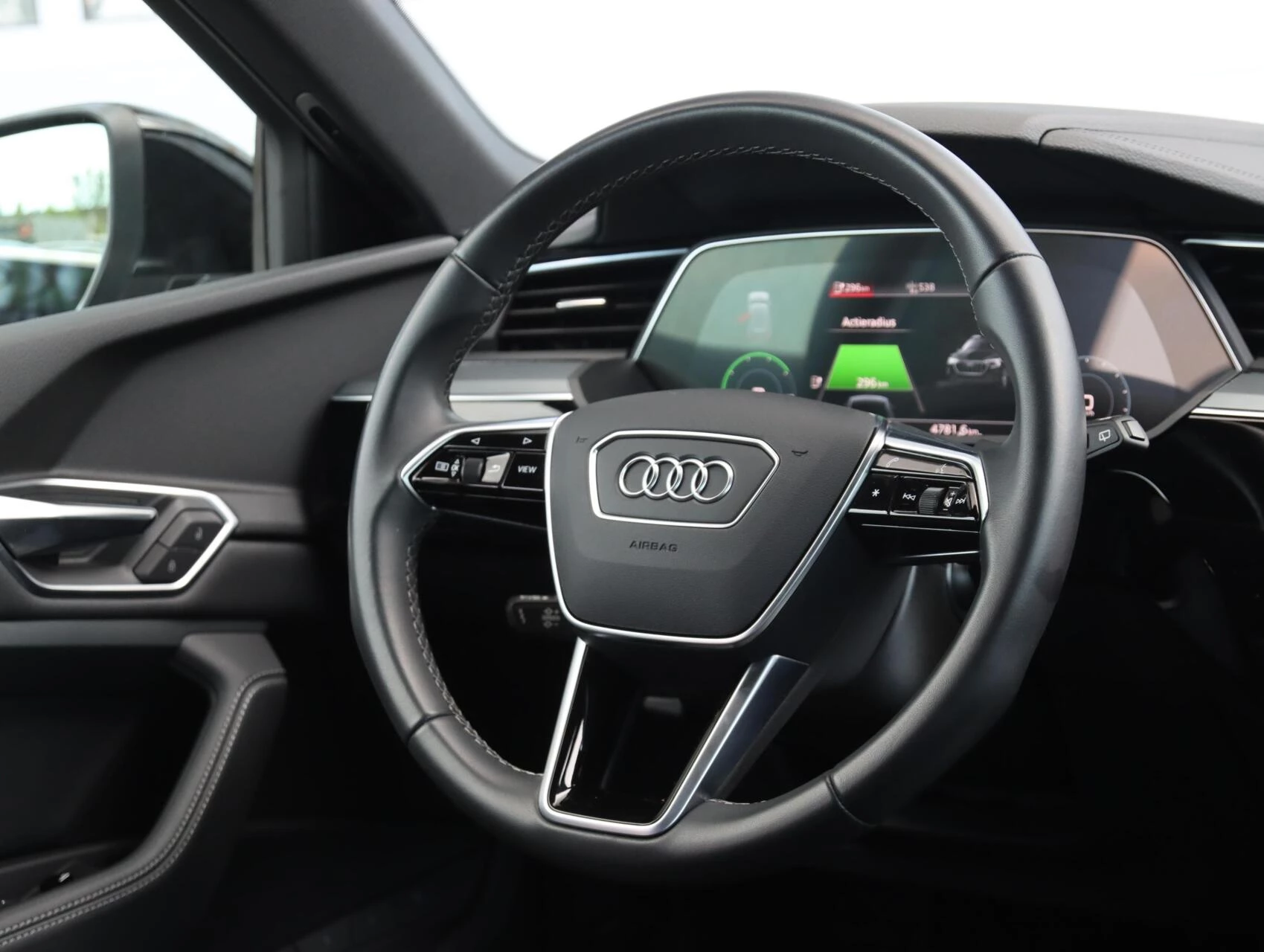 Hoofdafbeelding Audi e-tron