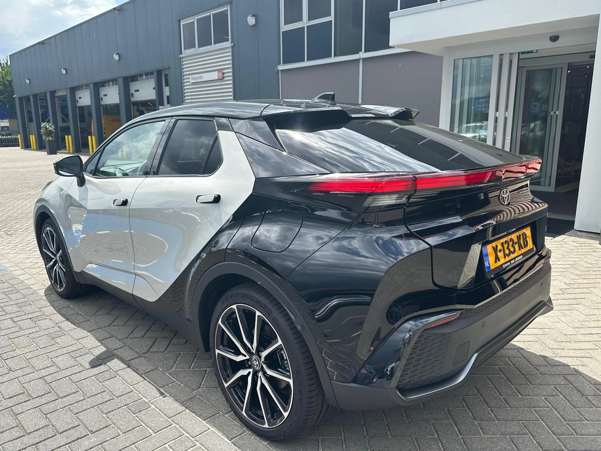 Hoofdafbeelding Toyota C-HR