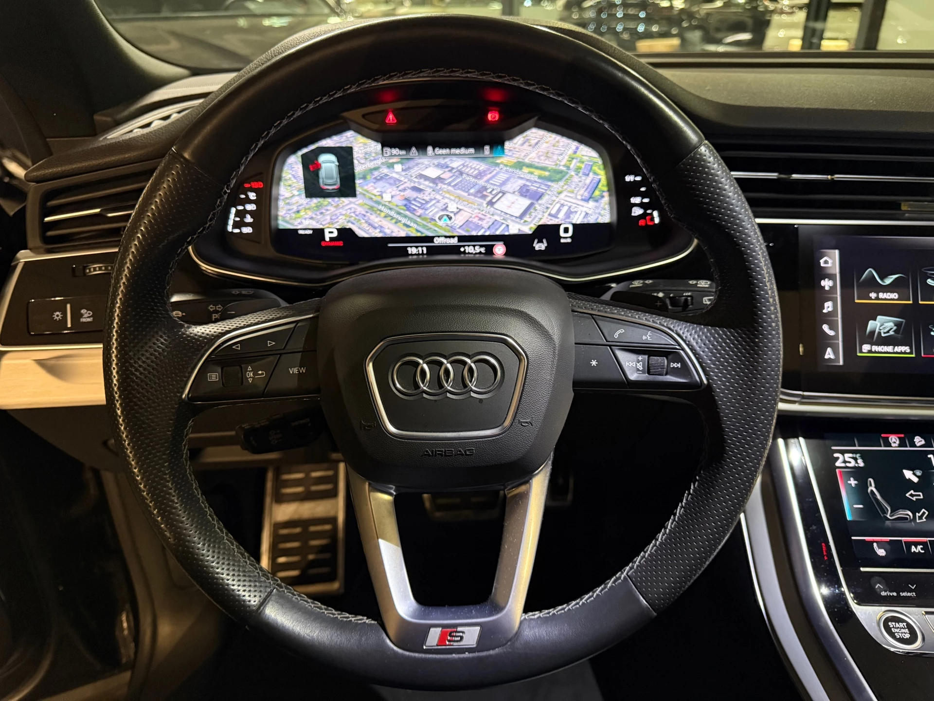 Hoofdafbeelding Audi Q8
