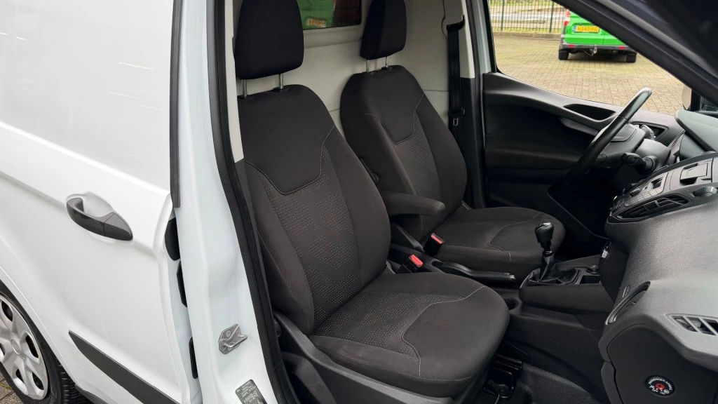 Hoofdafbeelding Ford Transit Courier
