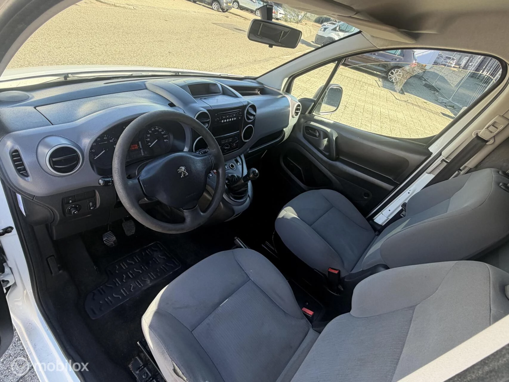 Hoofdafbeelding Peugeot Partner