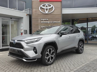 Toyota RAV4 2.5 PLUG-IN HYBRID BI-TONE TREKHAAK 1500KG NAVI JBL-AUDIO 360°CAMERA EL-ACHTERKLEP 19''LMV BLIND-SPOT STUUR/STOELVERW KEYLESS