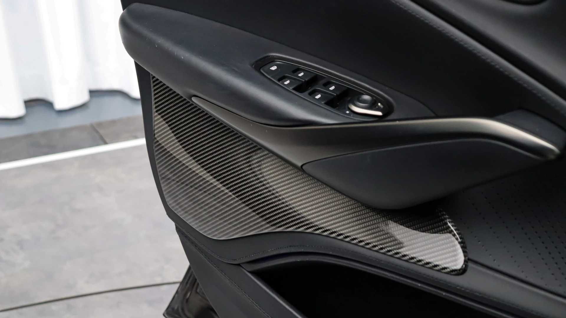 Hoofdafbeelding Aston Martin DBX