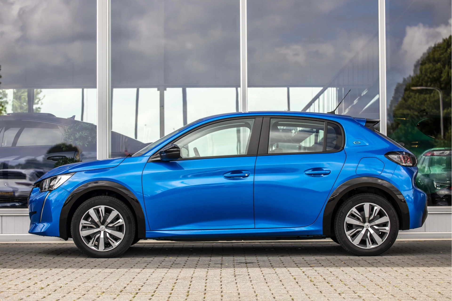 Hoofdafbeelding Peugeot e-208