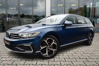 Hoofdafbeelding Volkswagen Passat Volkswagen Passat Variant 1.4 TSI PHEV GTE | Pano | Head-Up | 18 Inch |