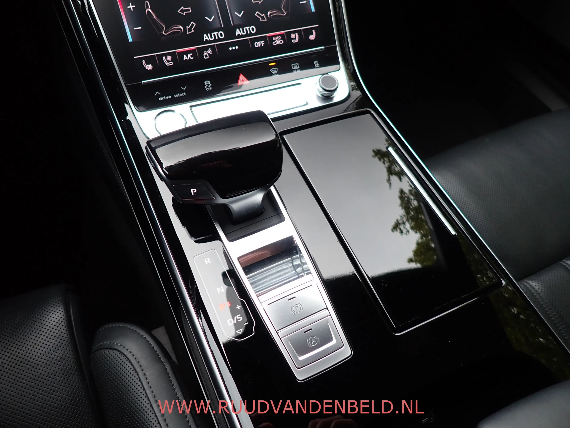 Hoofdafbeelding Audi A8