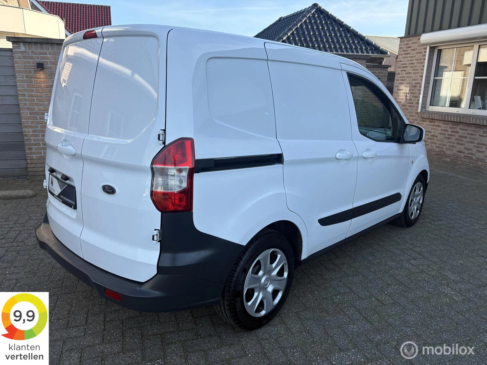 Hoofdafbeelding Ford Transit Courier