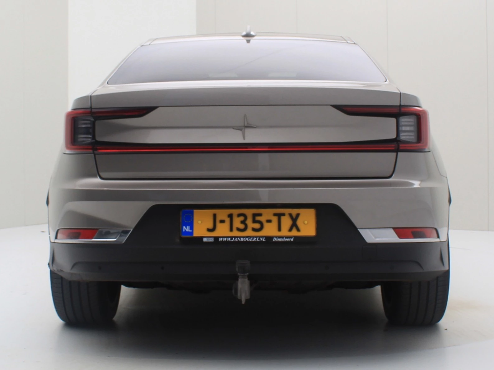 Hoofdafbeelding Polestar 2