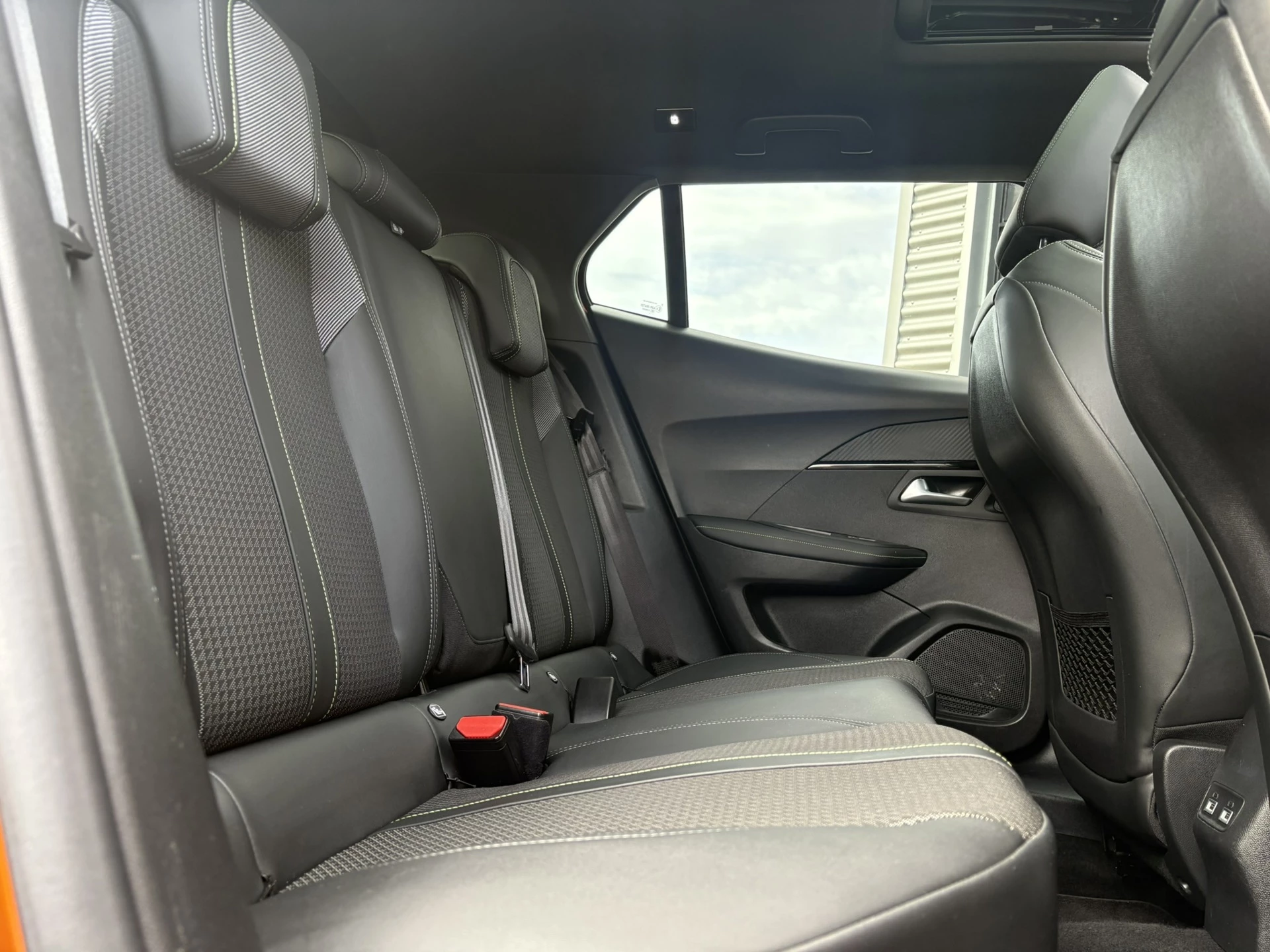 Hoofdafbeelding Peugeot e-2008