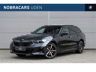 Hoofdafbeelding BMW 5 Serie BMW 5 Serie Touring 530e M Sport Automaat / Trekhaak / Panoramadak / Comfortstoelen / Comfort Access / Stoelventilatie / Harman-Kardon / Adaptieve LED / Parking Assistant Plus
