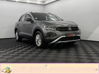 Volkswagen T-Roc 1.5 TSI Life Clima, Parkeersensoren, Apple carplay, Cruise control, Virtual desk, A start stop