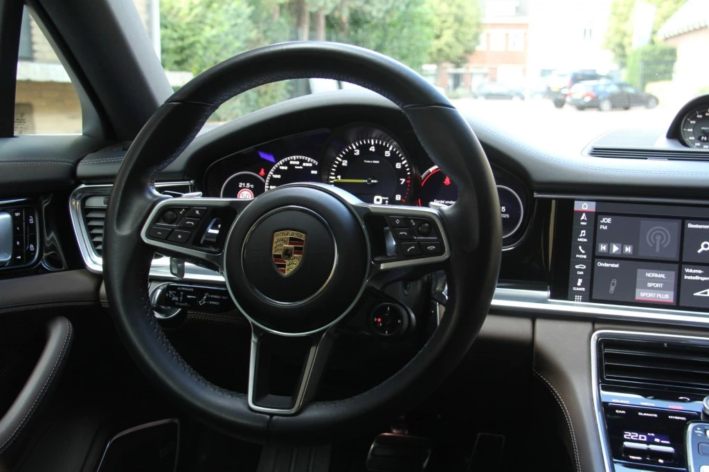 Hoofdafbeelding Porsche Panamera