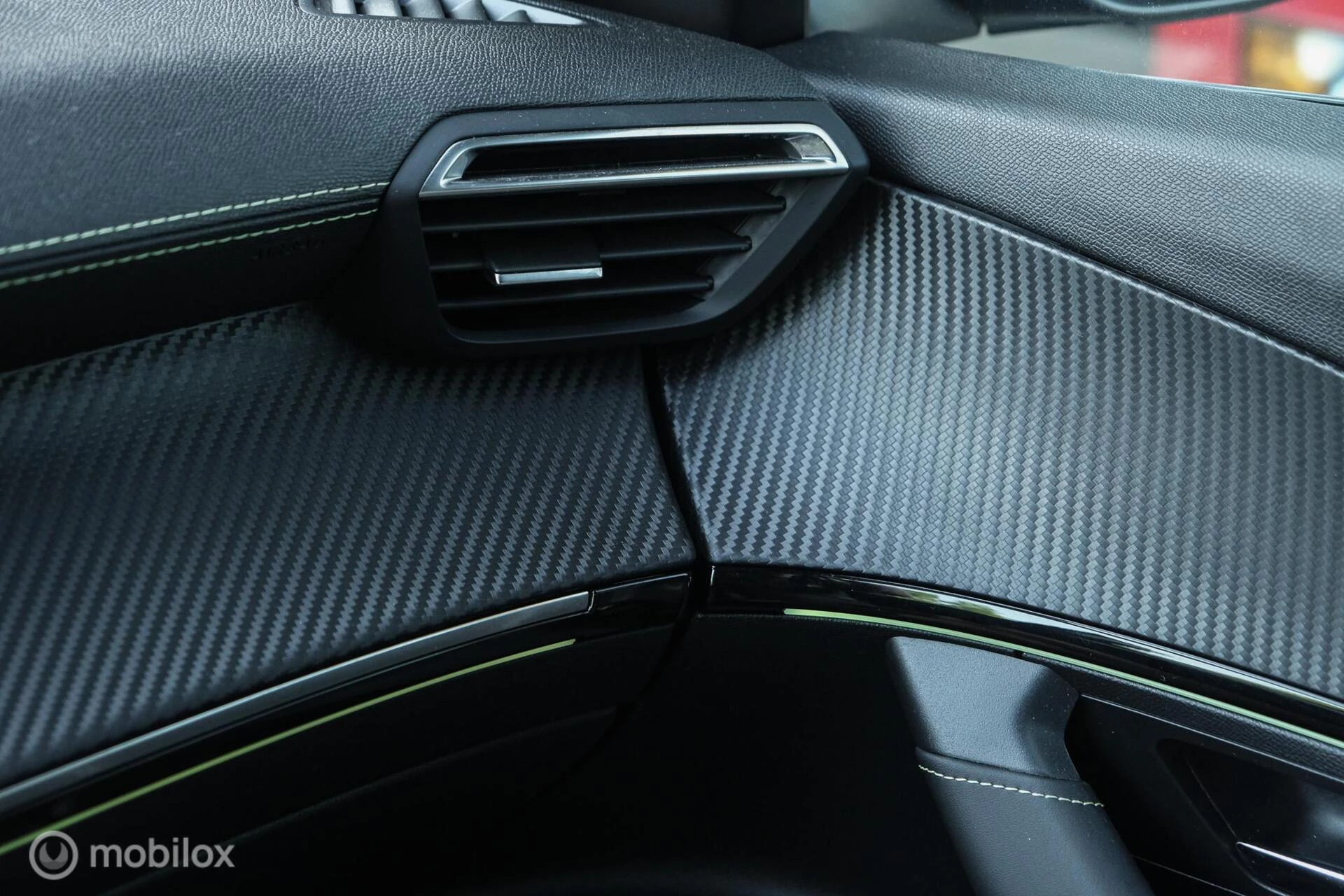 Hoofdafbeelding Peugeot e-2008