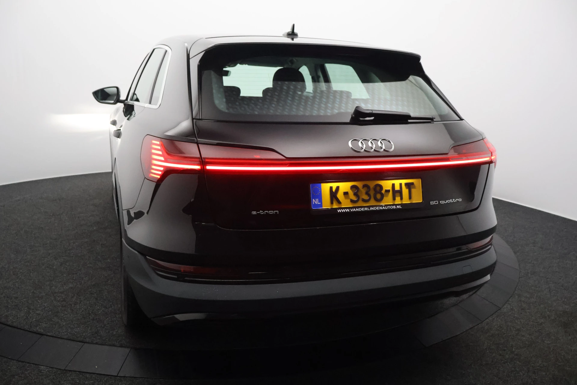 Hoofdafbeelding Audi e-tron