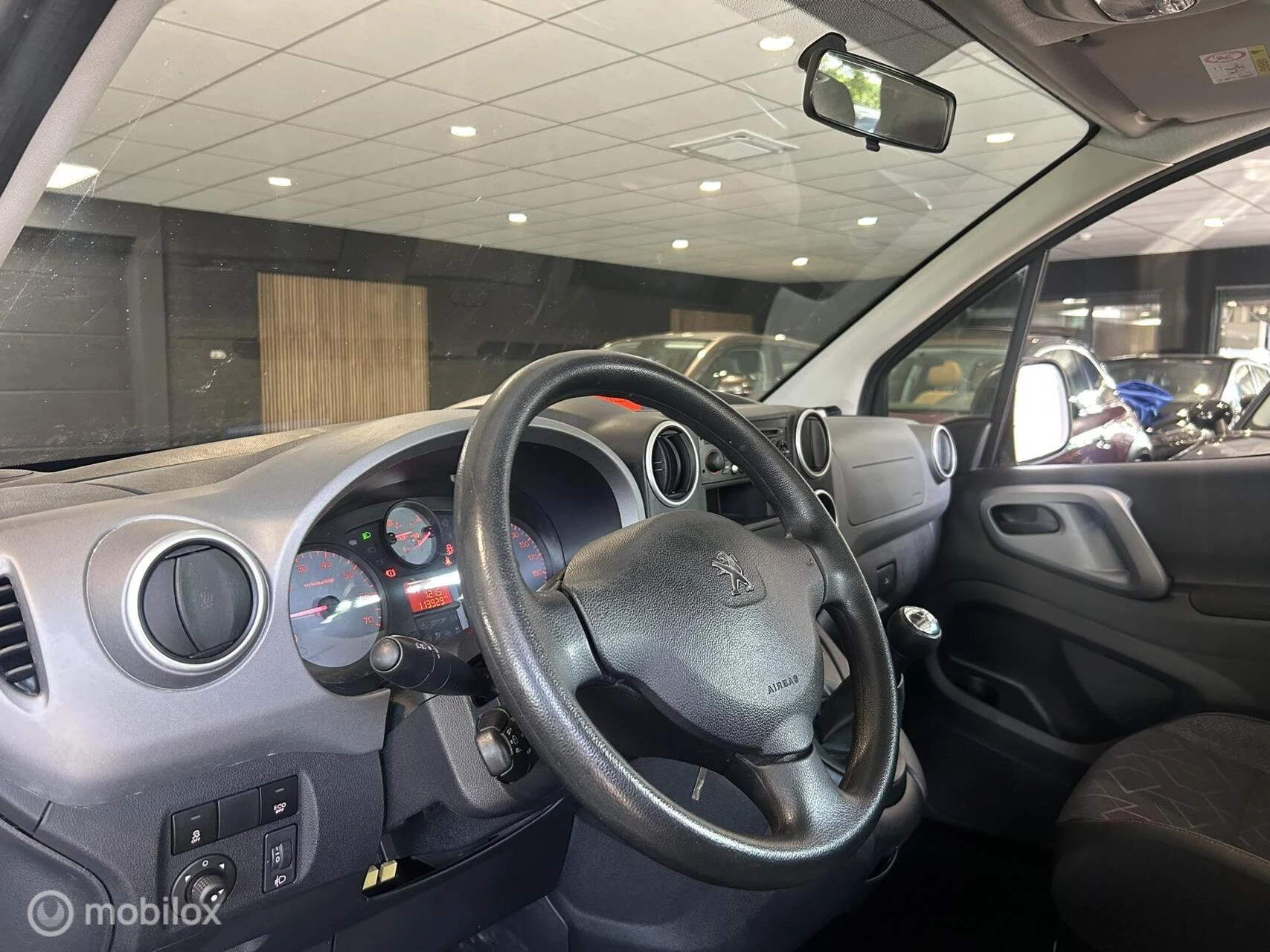Hoofdafbeelding Peugeot Partner