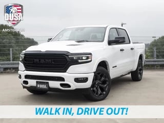 Dodge Ram 1500 Limited 5.7 V8 HEMI E-torque Night Edition / Panoramadak  / Luchtvering / RAMBOX