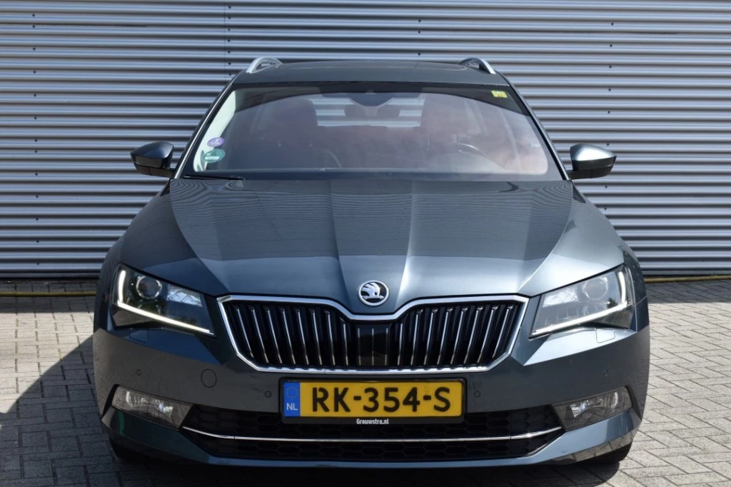 Hoofdafbeelding Škoda Superb