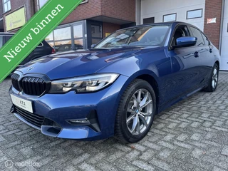 BMW 3-serie 318i LED*NAVI*CARPLAY*PDC*CRUISE*